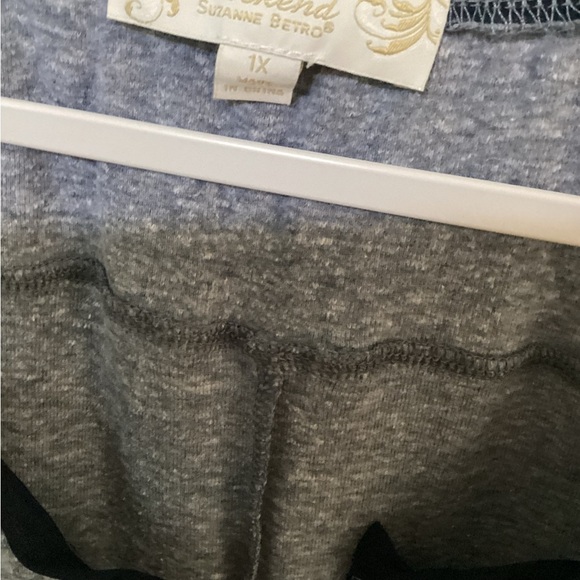 Notations Gray Buttoned Polo Blouse with 3/4 Sleeves - Picture 3 of 5